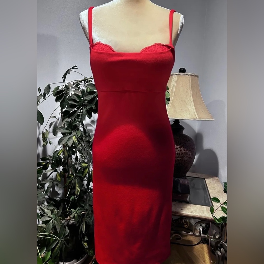 NWOT Victoria Secret built in bra red midi dress , size medium .Hot!